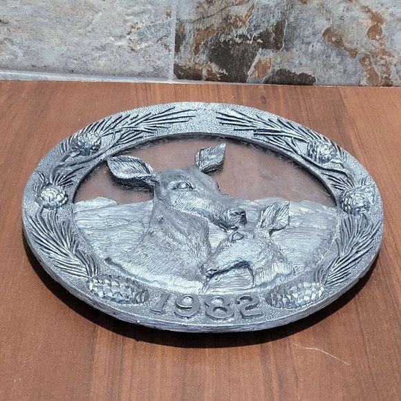 Vintage Deer and Fawn Pewter Plate Michael Ricker Mothers Day 1982 - Picture 7 of 13